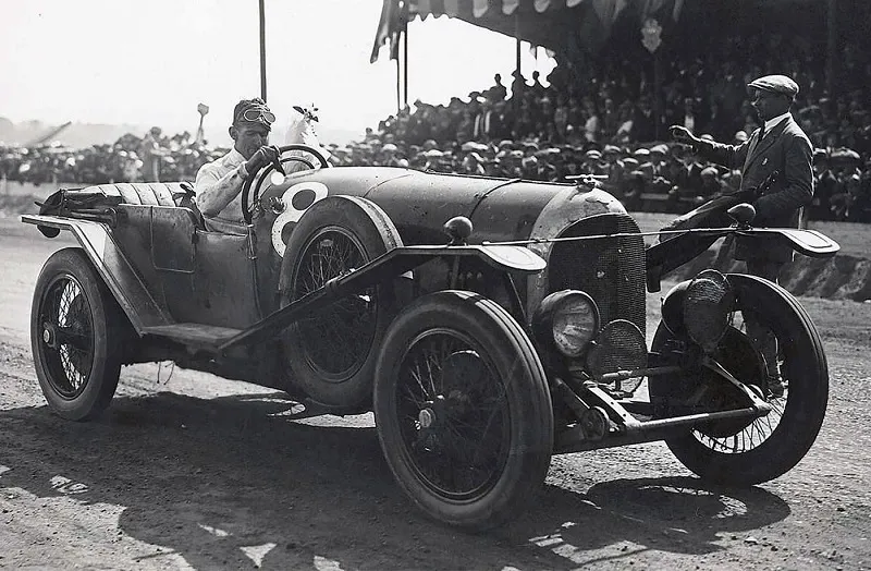 Bentley на гонке «24 часа Ле-Мана», 1924 год.